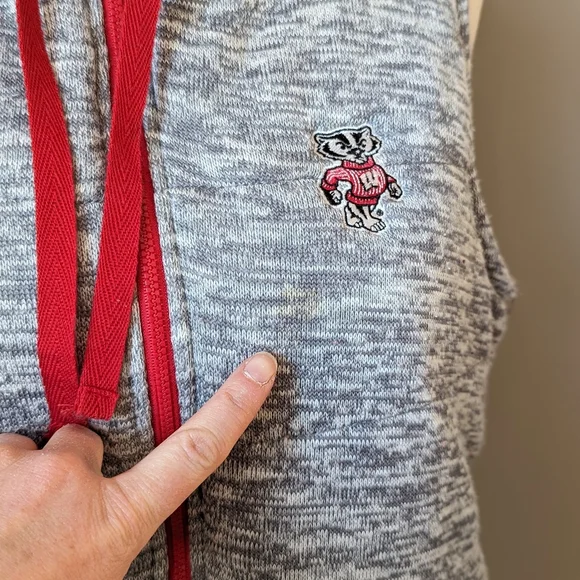SOLDWisconsin Badgers Antigua Gray Zip Puffer Vest Hood Women's Size Large Bucky - Picture 9 of 9